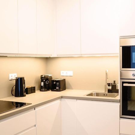 Tran Chien Apartment With Free Private Parking Прага Экстерьер фото