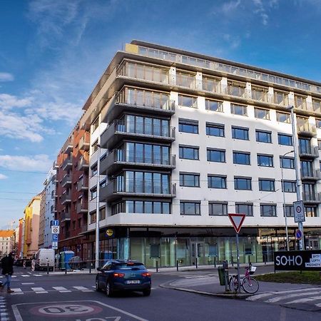 Tran Chien Apartment With Free Private Parking Прага Экстерьер фото
