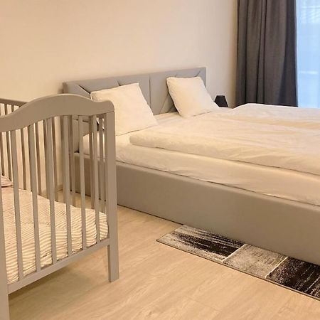 Tran Chien Apartment With Free Private Parking Прага Экстерьер фото